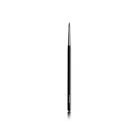 chanel eyeshadow brush 15|Chanel ultra fine eyeliner brush.